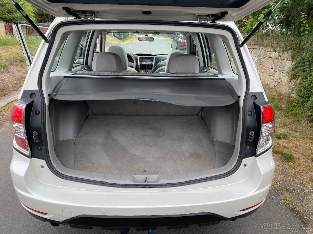 2011 Subaru FORESTER - 17