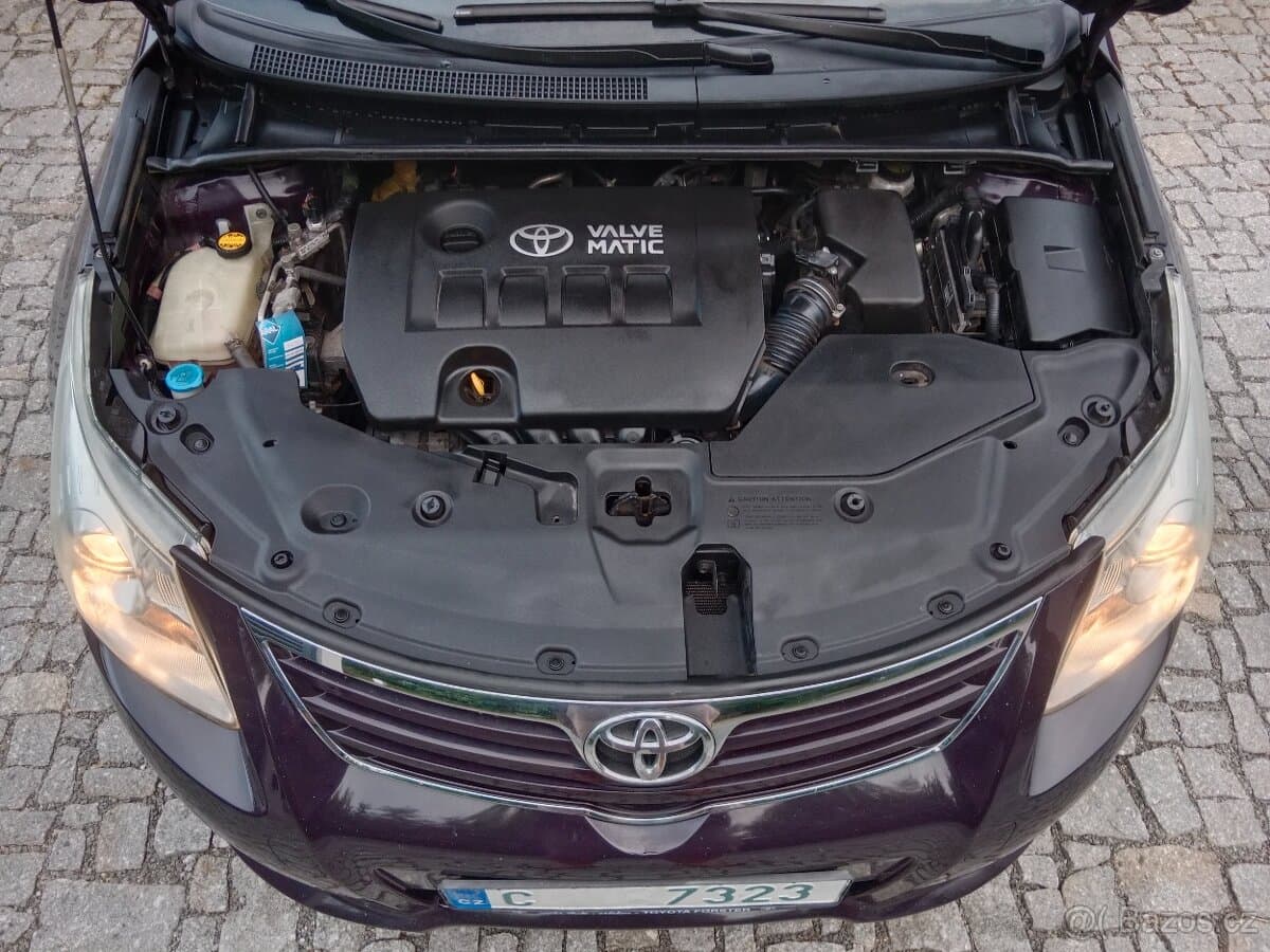 2010 Toyota AVENSIS - 17