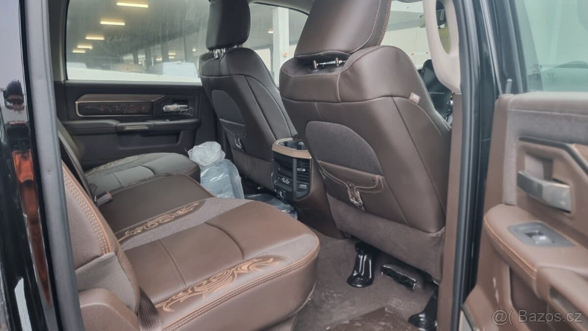 2025 RAM 2500/3500 - 17