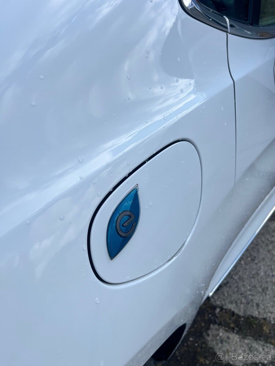 2018 Chrysler PACIFICA - 17