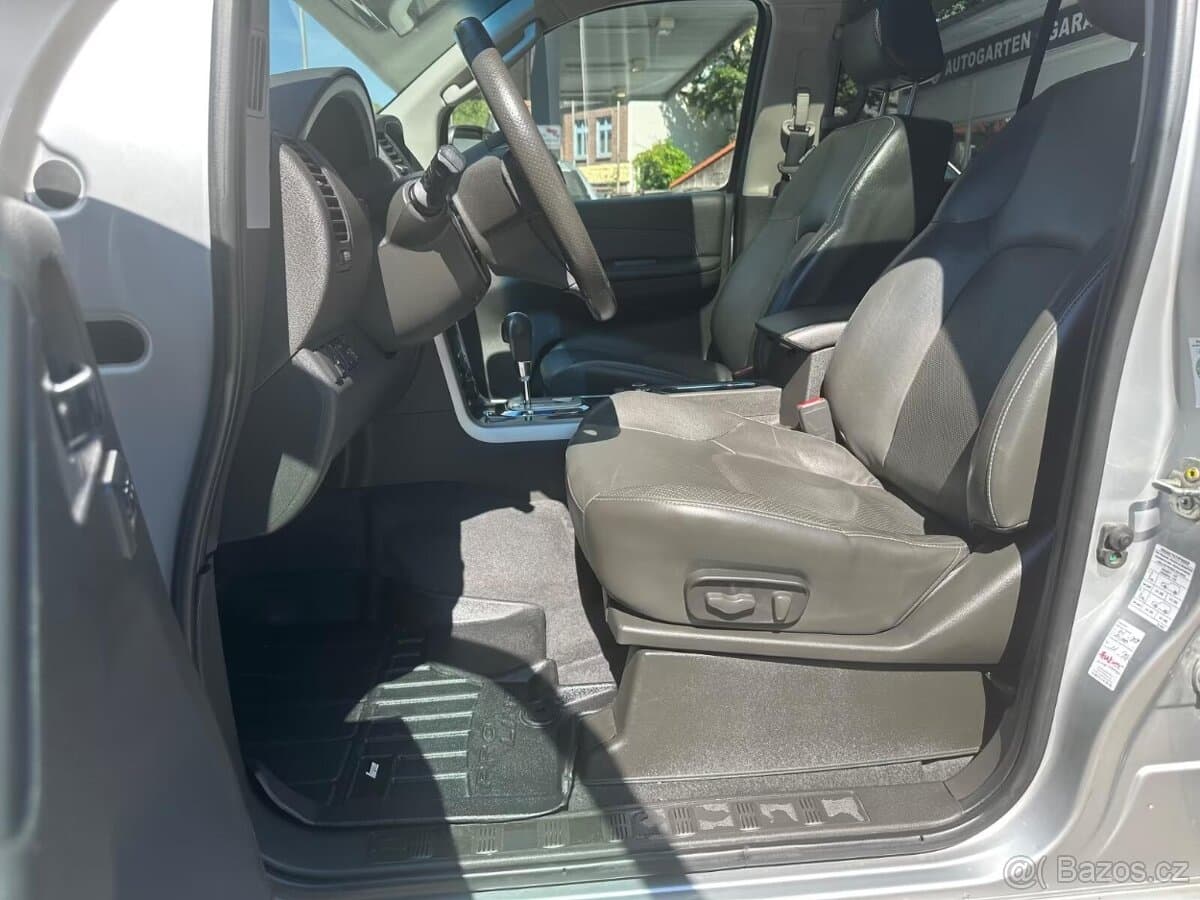 2014 Nissan PATHFINDER - 17
