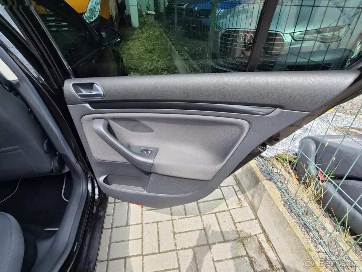 2007 Volkswagen GOLF - 17