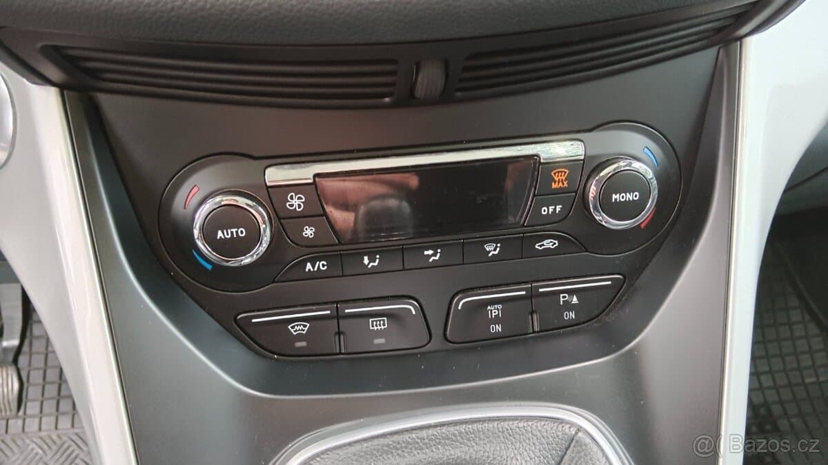 2011 Ford C-MAX - 17
