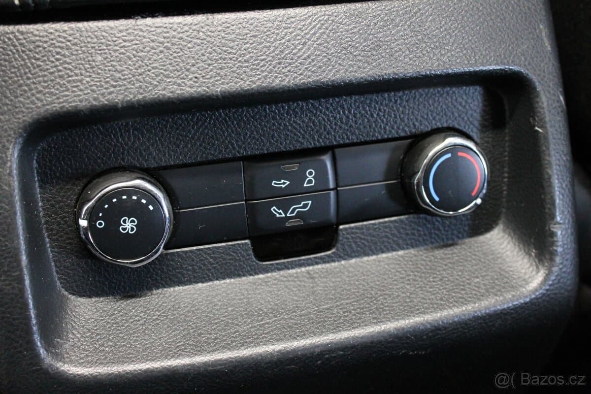 2015 Ford GALAXY - 17
