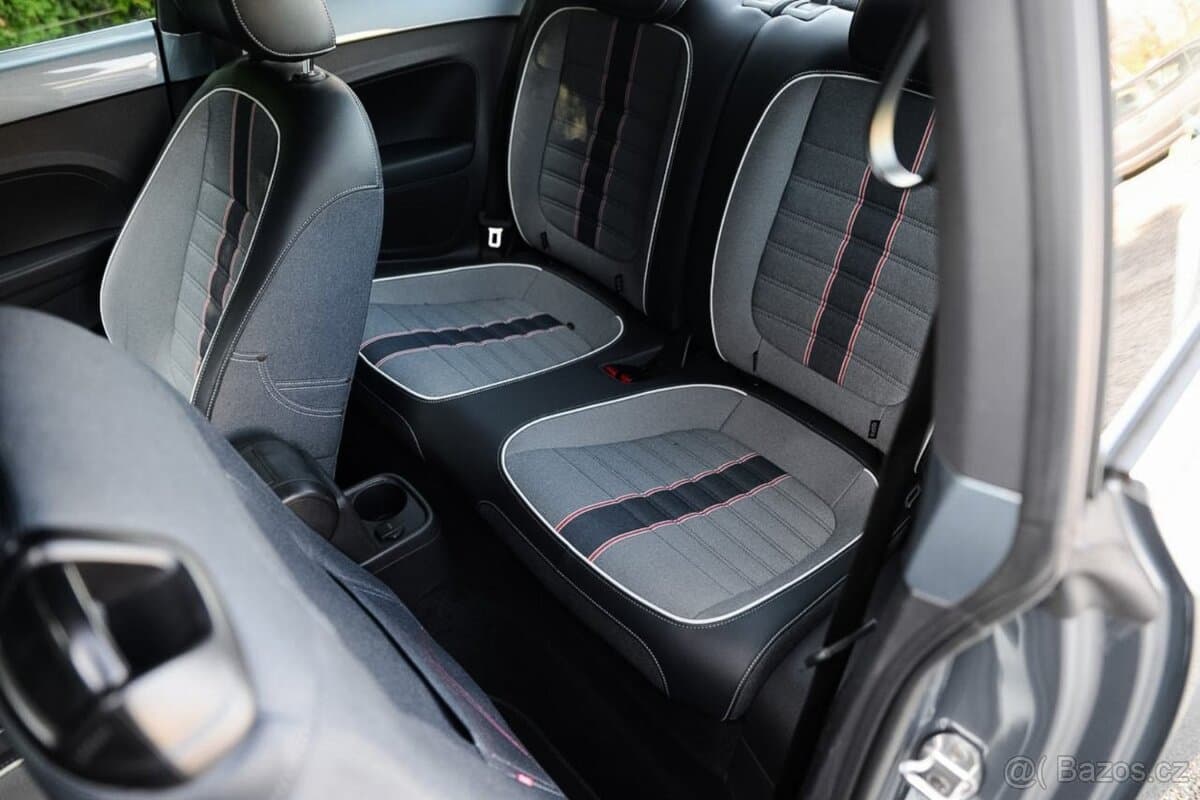 2018 Volkswagen BEETLE - 17