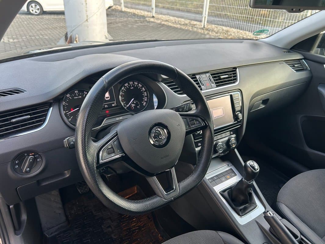 2015 Škoda OCTAVIA - 17