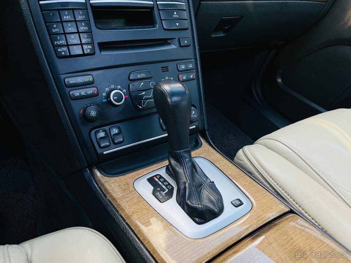 2011 Volvo XC90 - 17