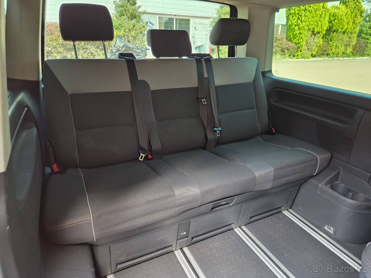 2010 Volkswagen MULTIVAN - 17