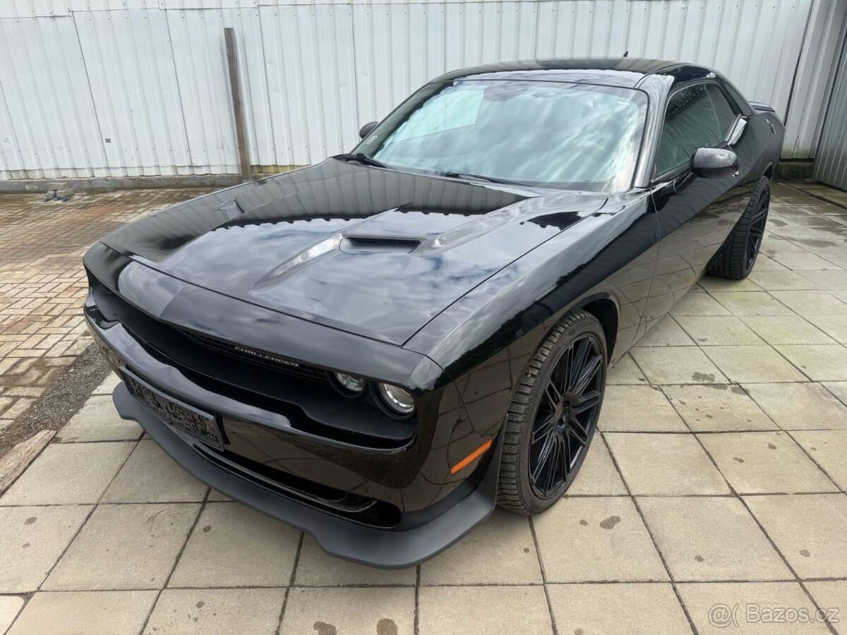 2017 Dodge CHALLENGER - 17