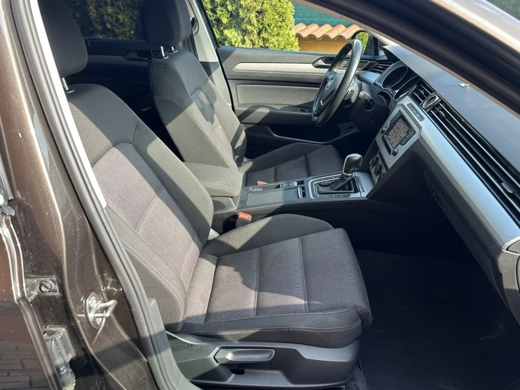 2015 Volkswagen PASSAT - 17