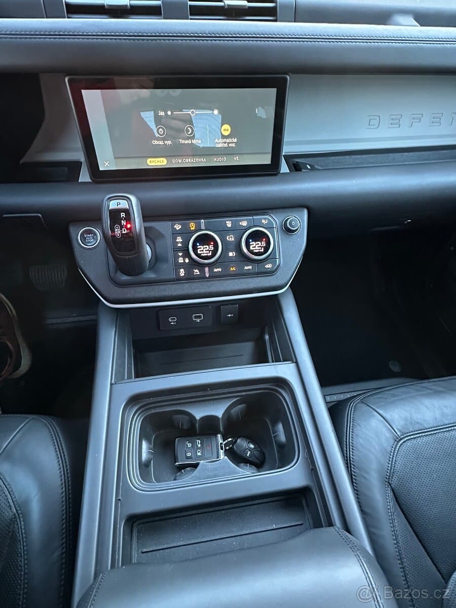 2021 Land Rover DEFENDER - 17