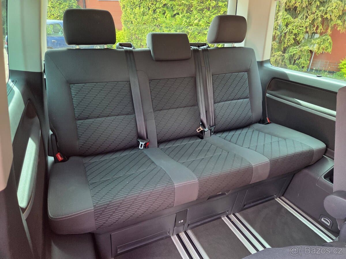 2010 Volkswagen MULTIVAN - 17