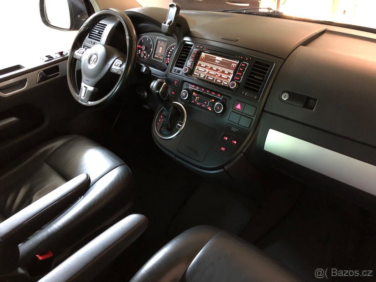 2010 Volkswagen MULTIVAN - 17