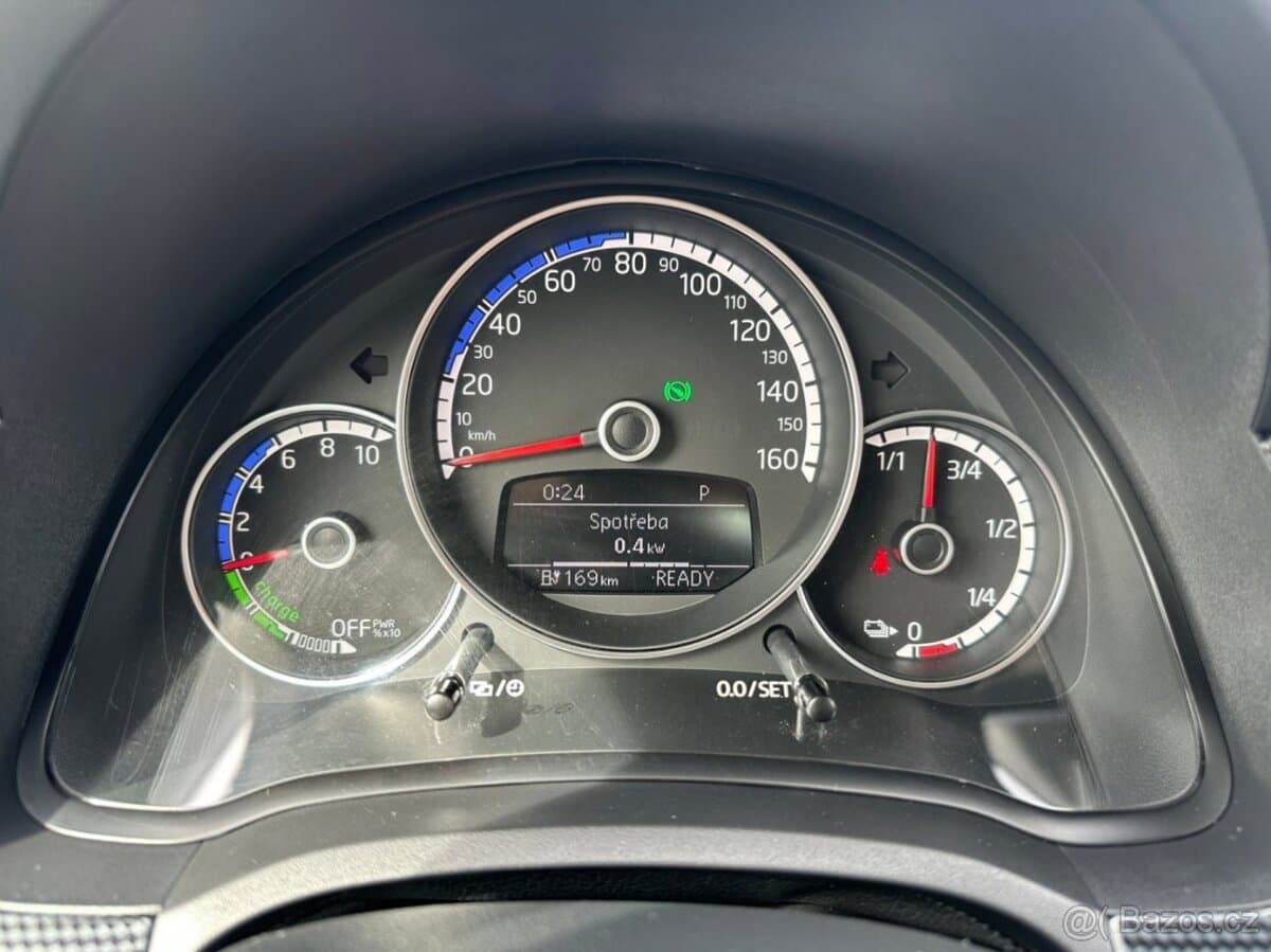2020 Volkswagen UP! - 17