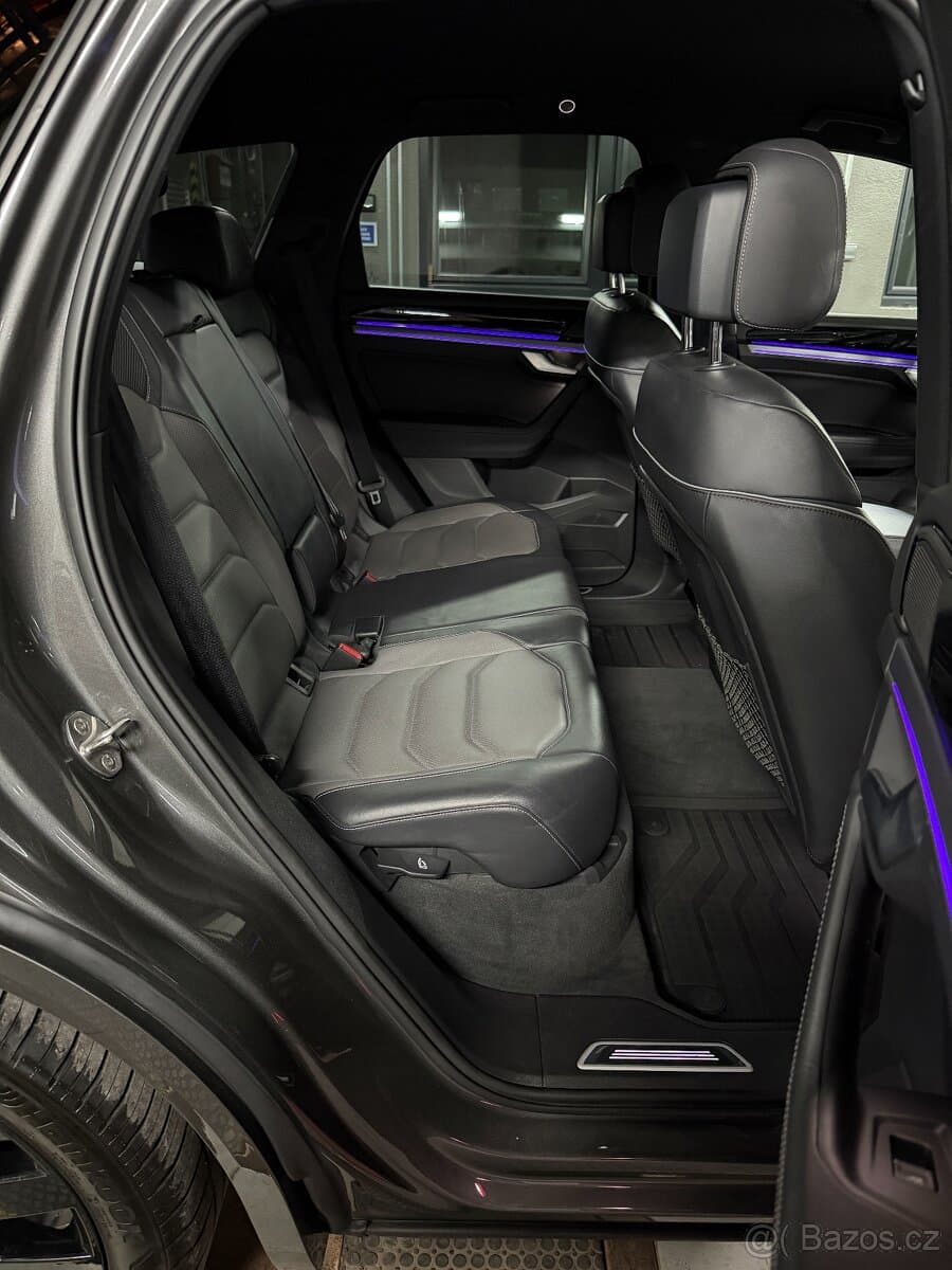 2019 Volkswagen TOUAREG - 17