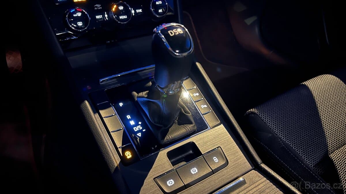2020 Škoda SUPERB - 17