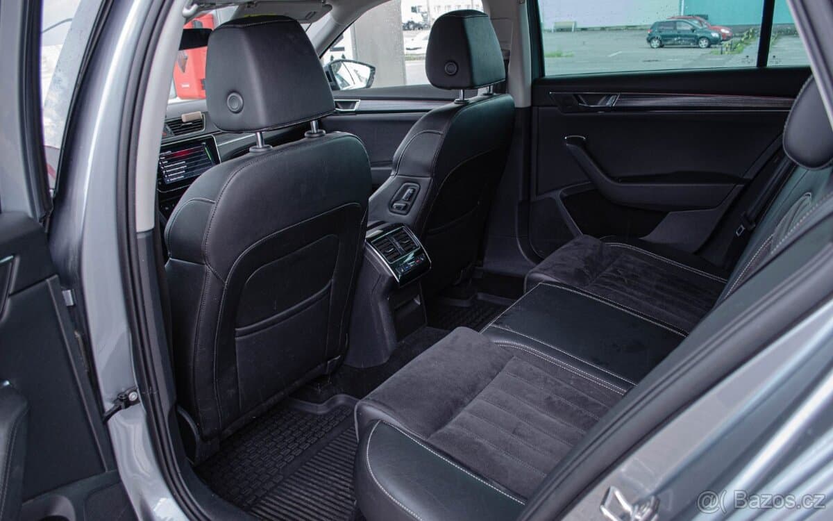 2020 Škoda SUPERB - 17