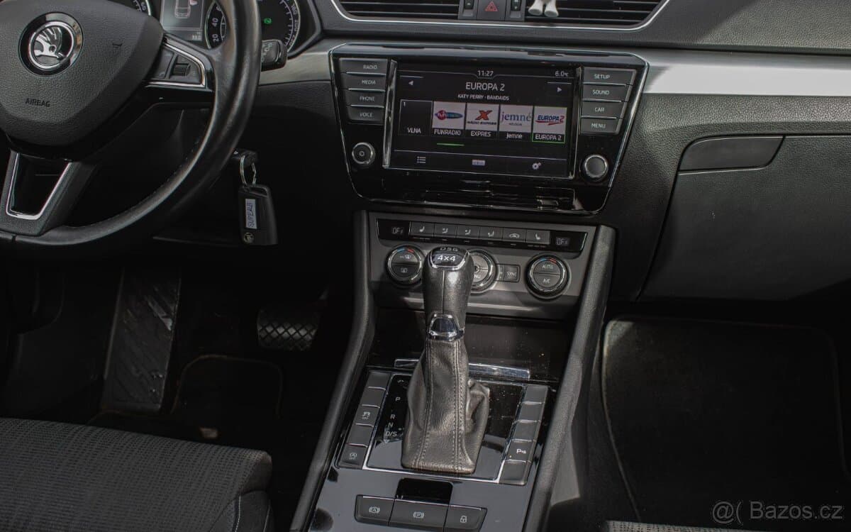2016 Škoda SUPERB - 17