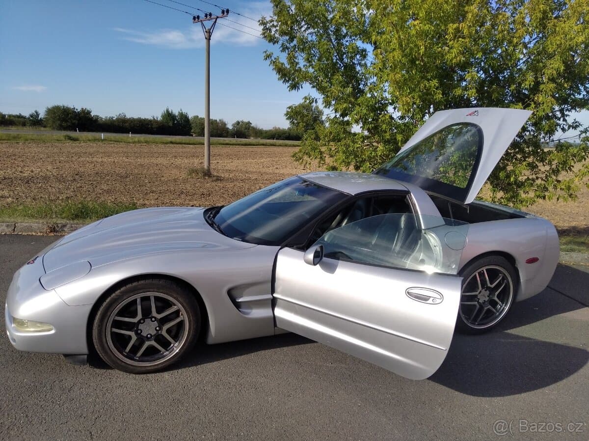 2001 Chevrolet CORVETTE - 17