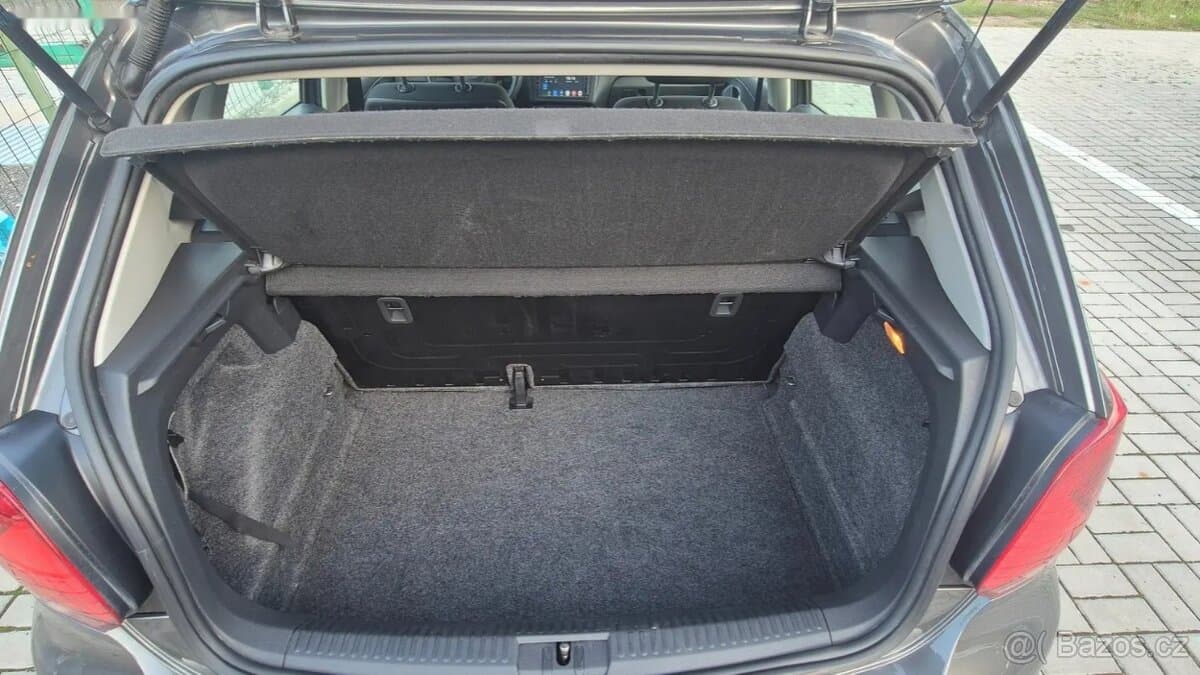 2012 Volkswagen POLO - 17