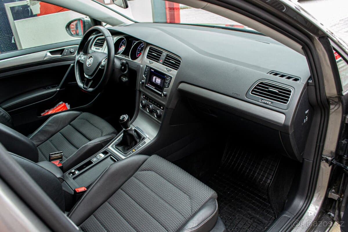 2016 Volkswagen GOLF - 17