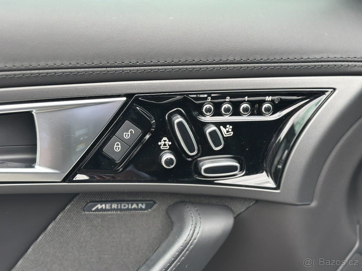 2016 Jaguar F-TYPE - 17