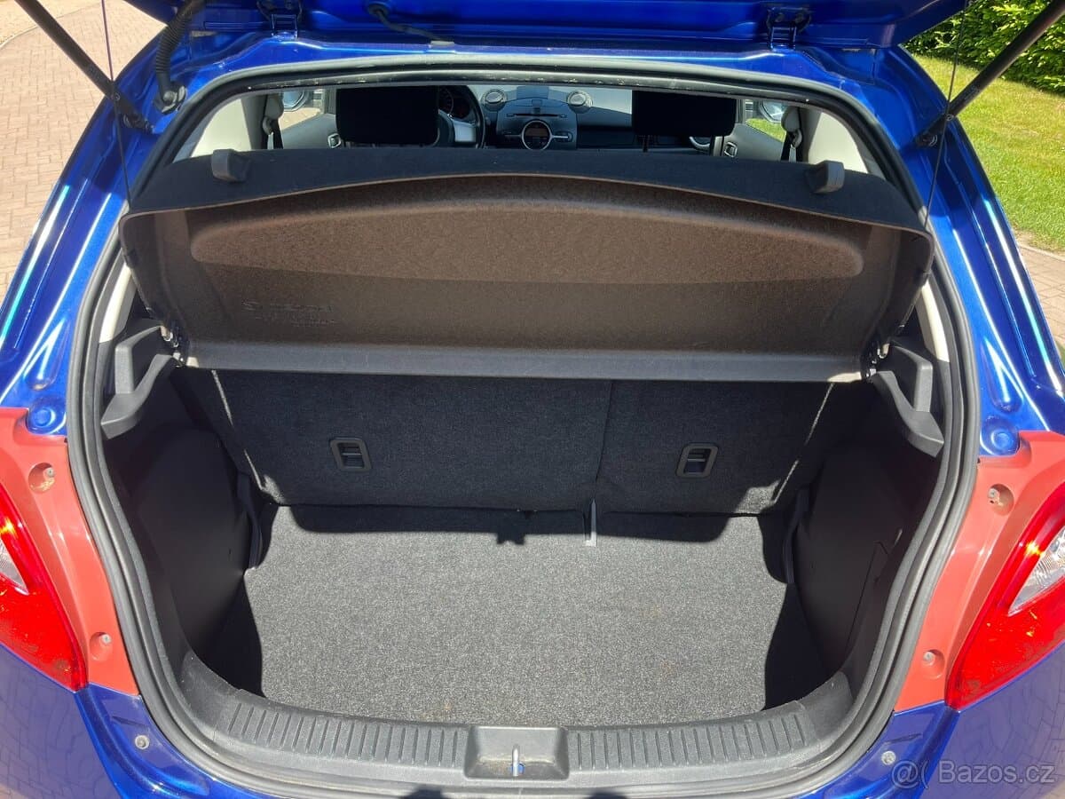 2010 Mazda 2 - 17