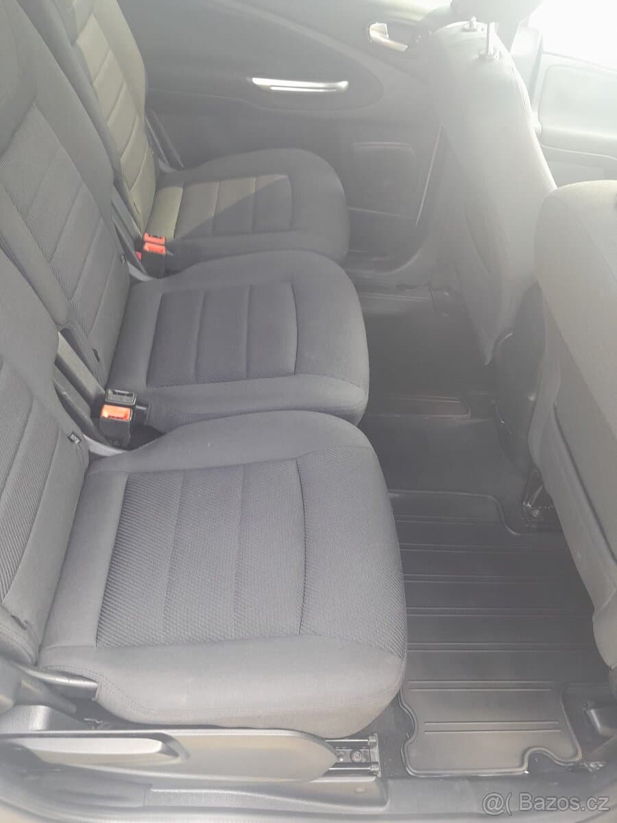 2011 Ford S-MAX - 17