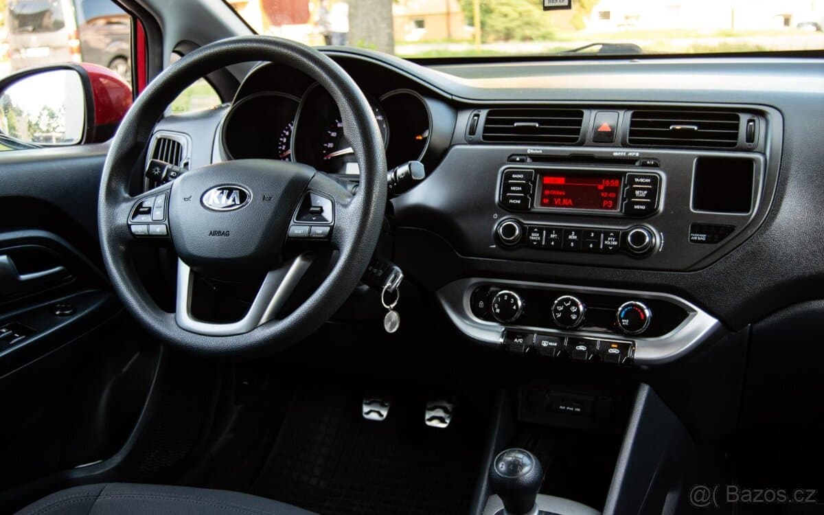 2014 Kia RIO - 17