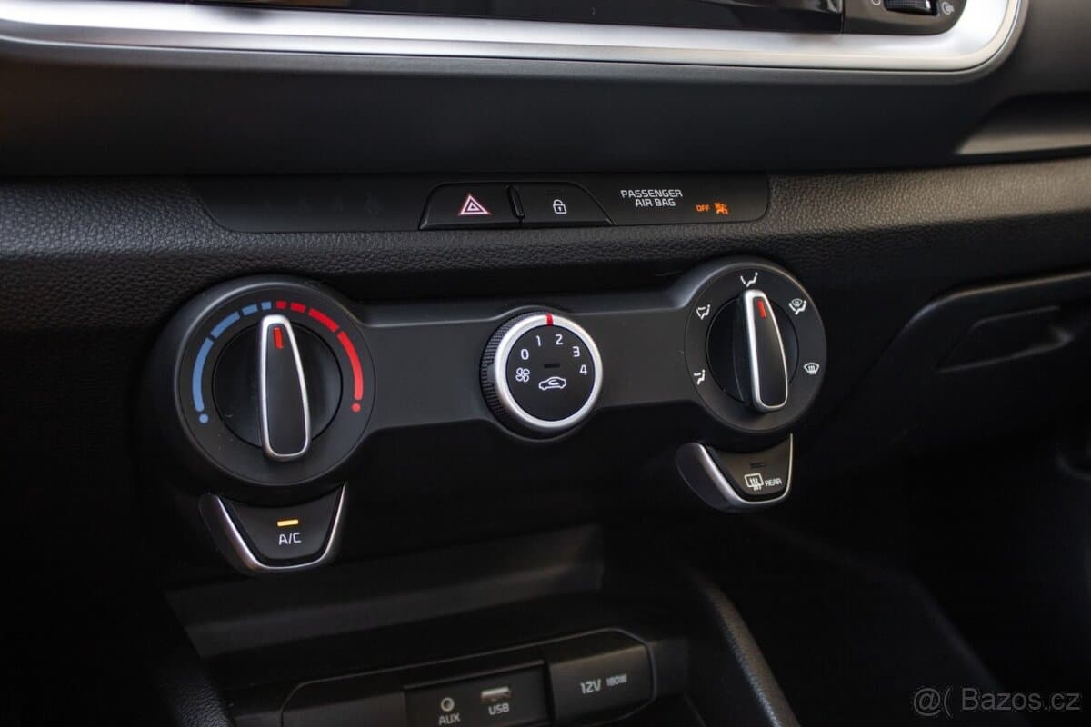 2018 Kia STONIC - 17