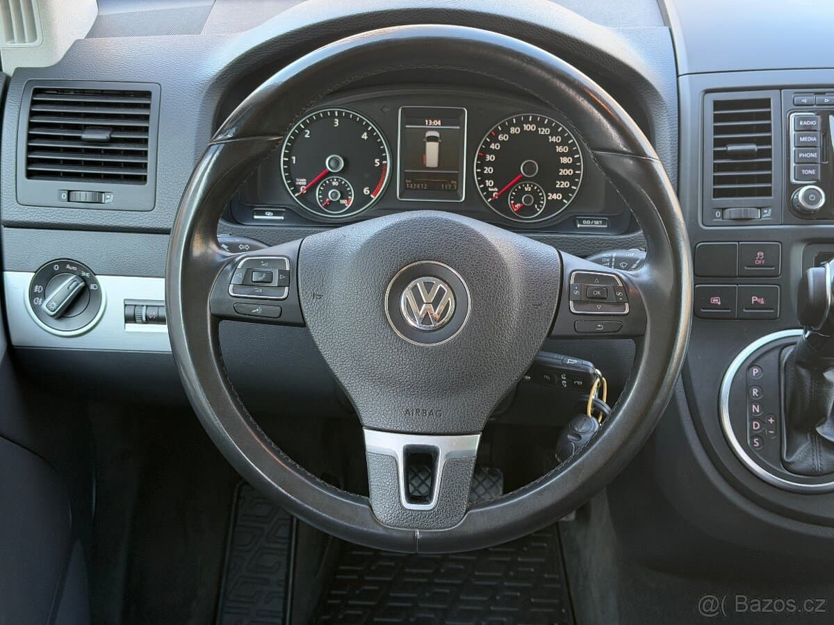 2012 Volkswagen MULTIVAN - 17