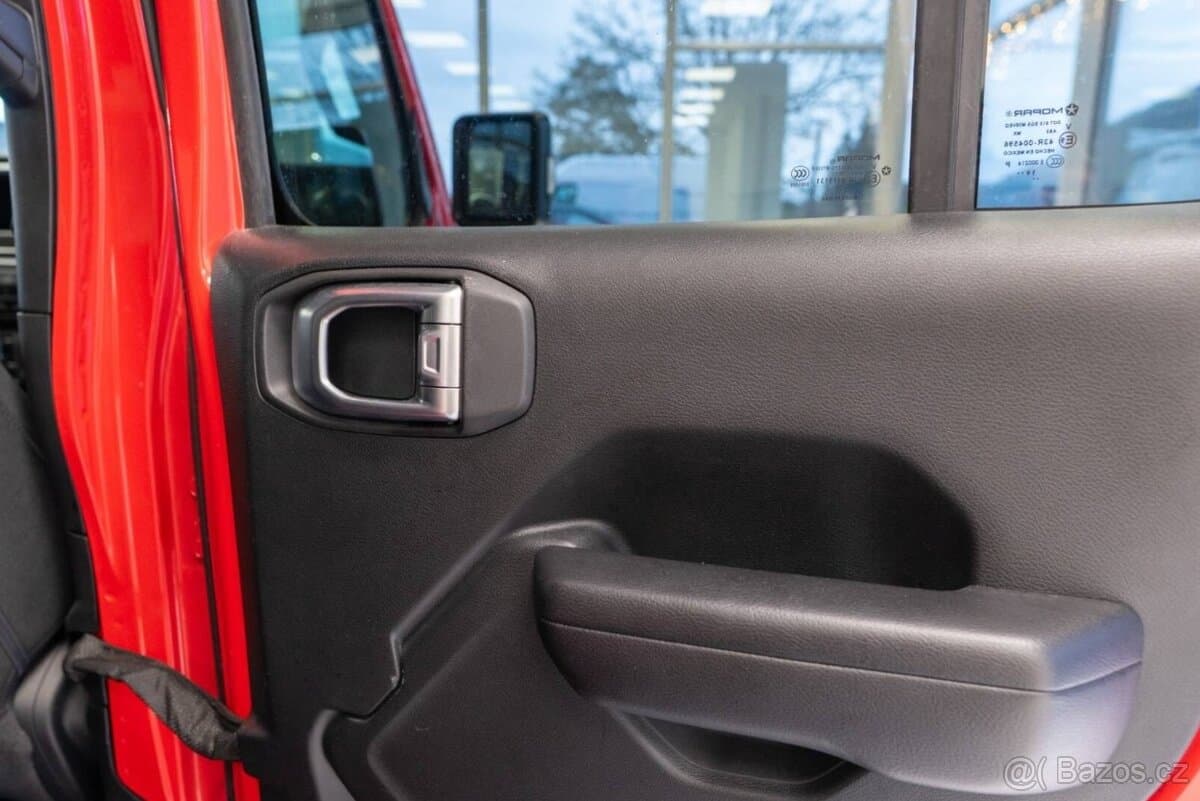 2021 Jeep WRANGLER - 17