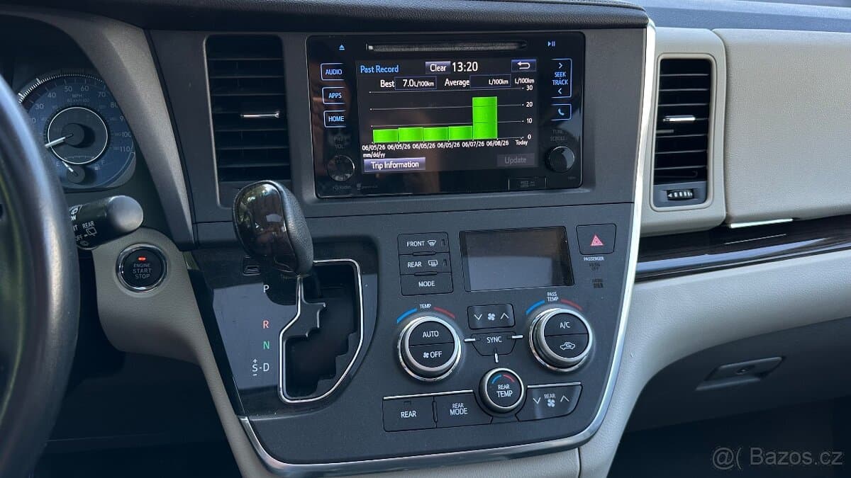 2016 Toyota SIENNA - 17