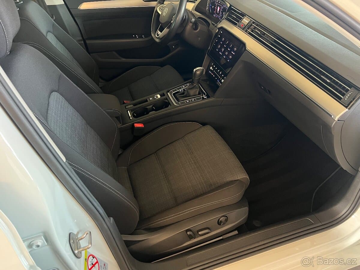 2021 Volkswagen PASSAT - 18