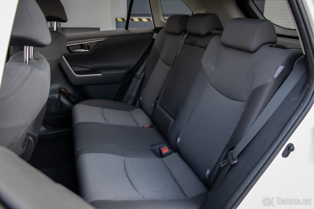 2023 Toyota RAV4 - 18
