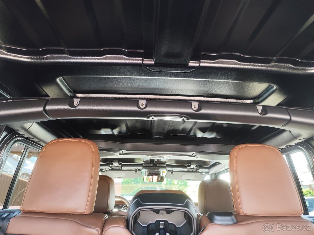 2022 Jeep WRANGLER - 18