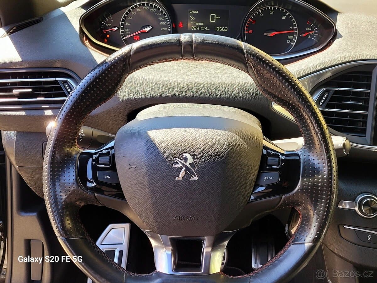 2016 Peugeot 308 - 18