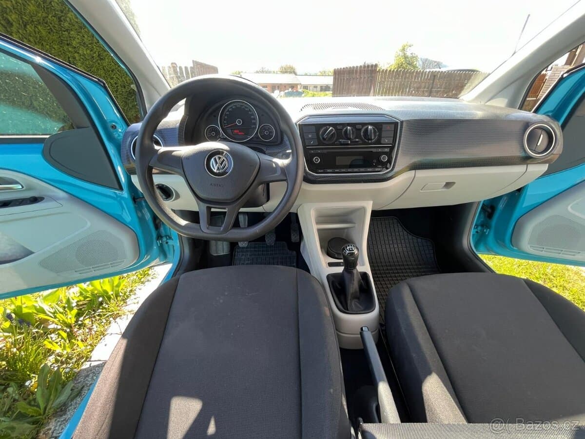2017 Volkswagen UP! - 18