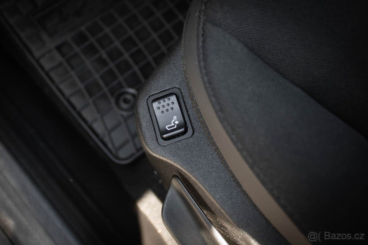 2016 Jeep RENEGADE - 18