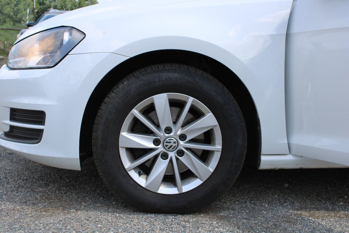 2015 Volkswagen GOLF - 18