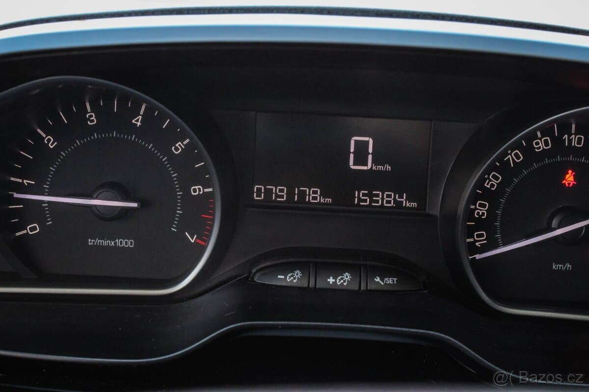 2016 Peugeot 208 - 18