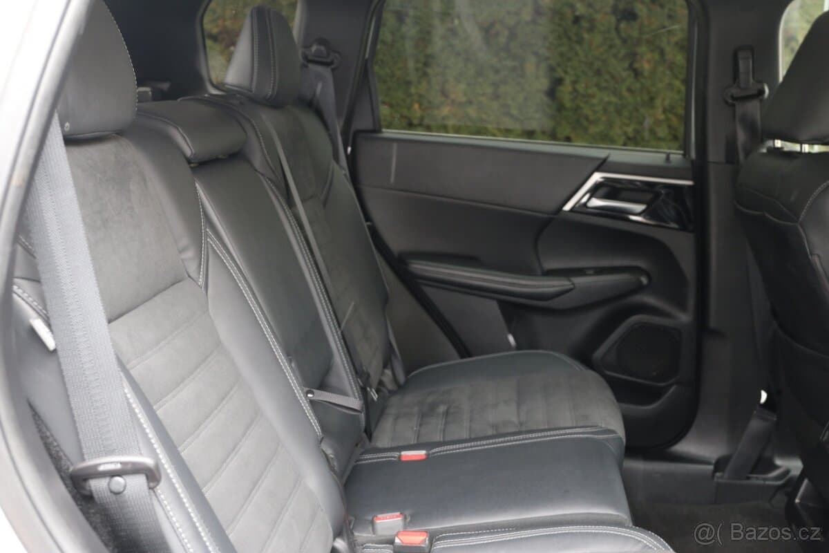 2021 Mitsubishi OUTLANDER - 18