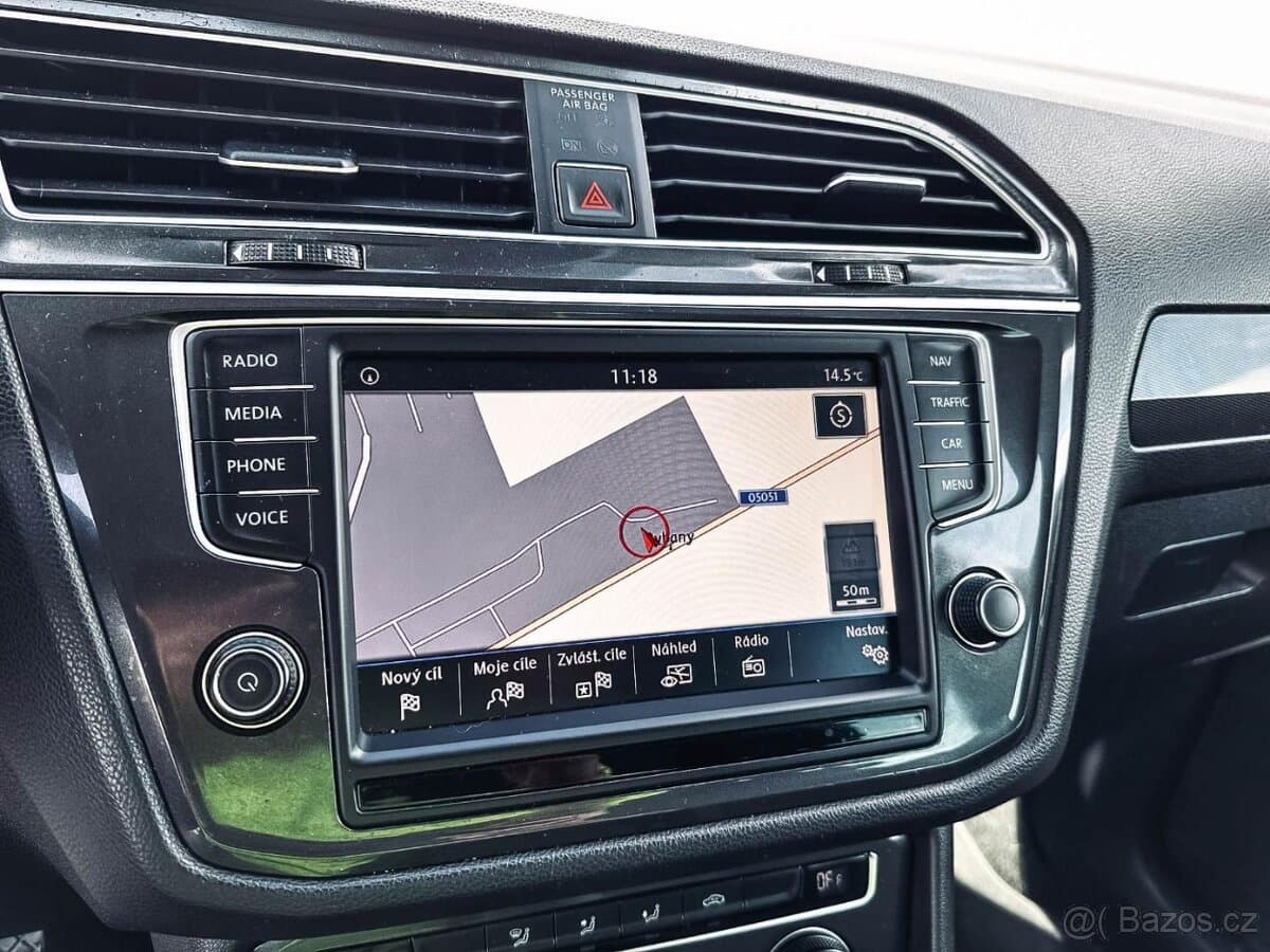 2016 Volkswagen TIGUAN - 18