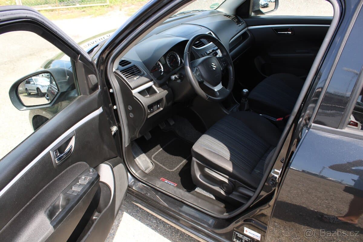 2015 Suzuki SWIFT - 18
