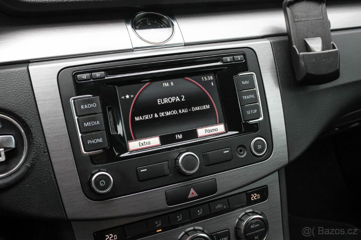 2012 Volkswagen PASSAT - 18
