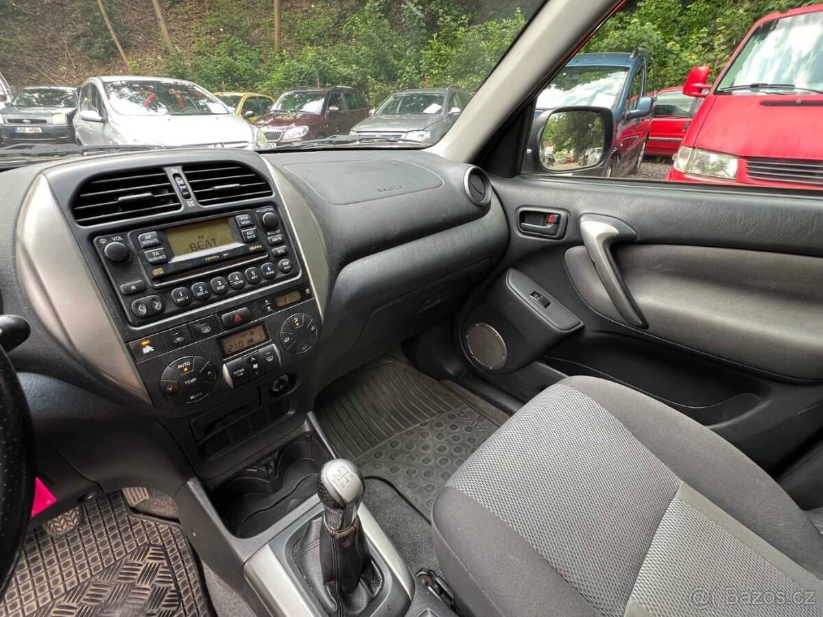 2005 Toyota RAV4 - 18