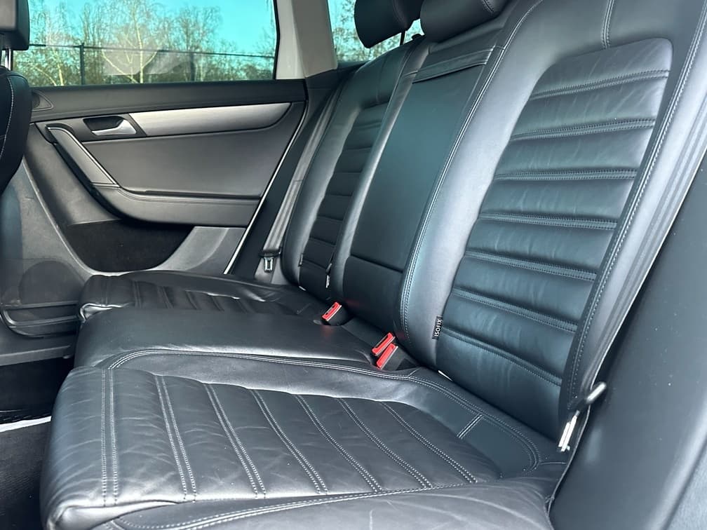 2012 Volkswagen PASSAT - 18