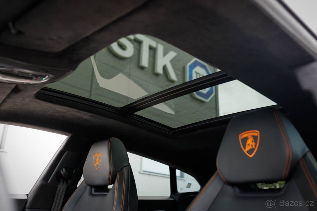 2020 Lamborghini URUS - 18