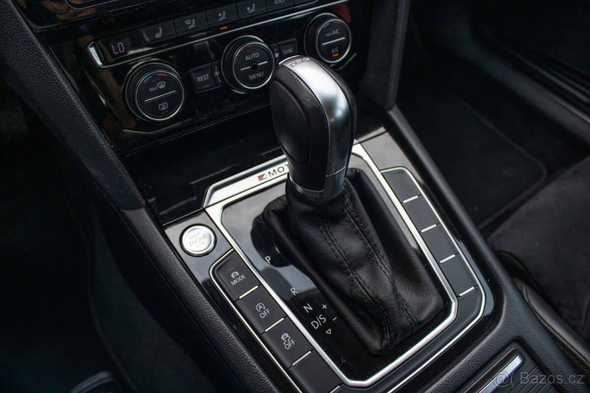 2015 Volkswagen PASSAT - 18
