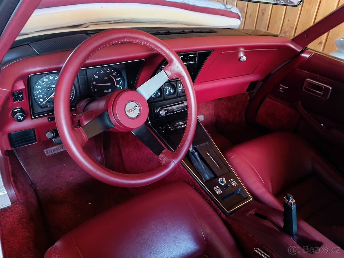 1982 Chevrolet CORVETTE - 18